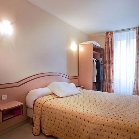 Marciano Hotel Gare Du Nord Parijs Kamer foto